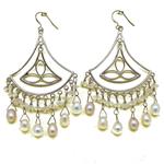 El Coral Orecchini Perle da 6x8mm. Montatura in Argento Pendenti con Disegno a Fiore Interno Lunghezza 75mm. 