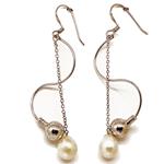 El Coral Pendientes Perla Blanca y Bola Plata Forma en S, 7cm Longitud